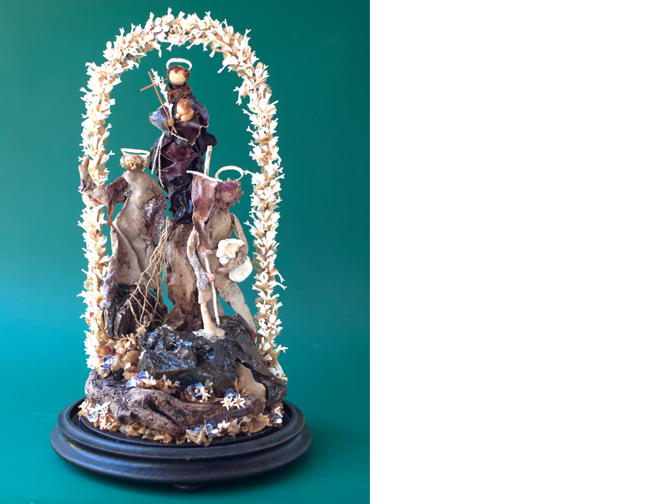 Santos Populares. Sarga�os, godos, percebes, fragmentos de conchas