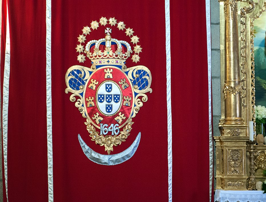 Reposteiro de porta da Igreja Matriz da P�voa de Varzim. Arte aplicada